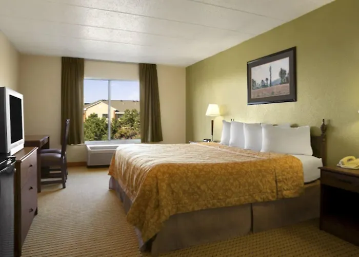 Travelodge By Wyndham Il Hotel Lansing