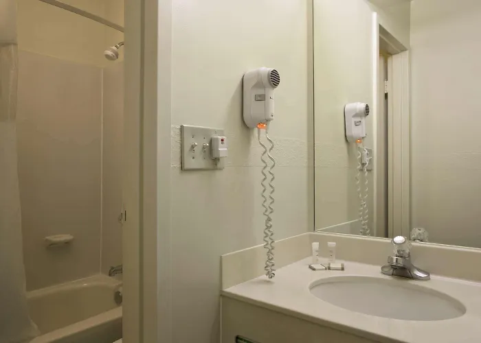 Travelodge By Wyndham Il *