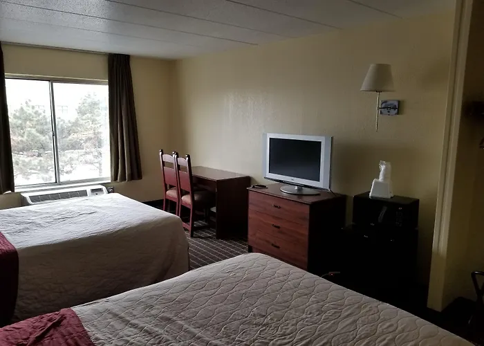 Travelodge By Wyndham Il Hotel