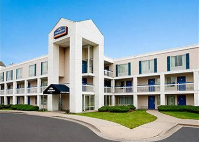 Travelodge By Wyndham Il Hotel Lansing